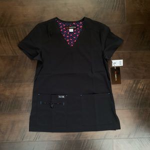 Koi basics - Becca - scrub top size xxs